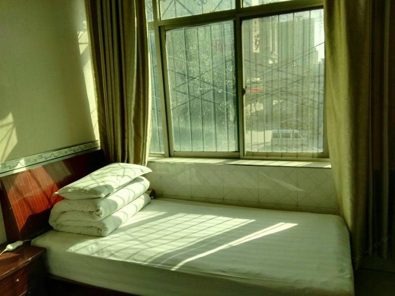 hotelPic