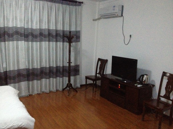 hotelPic