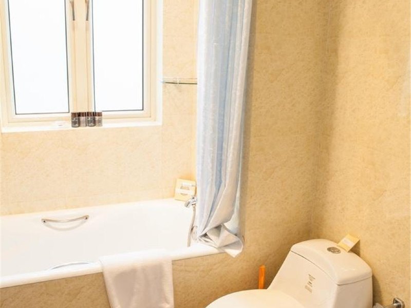 hotelPic