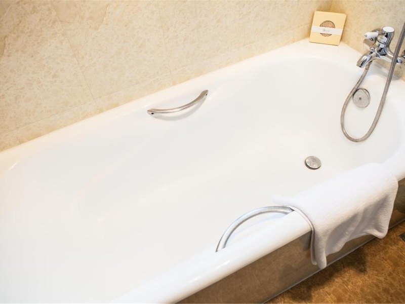 hotelPic