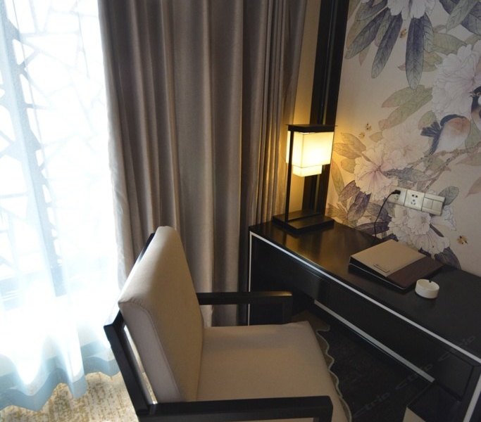 hotelPic