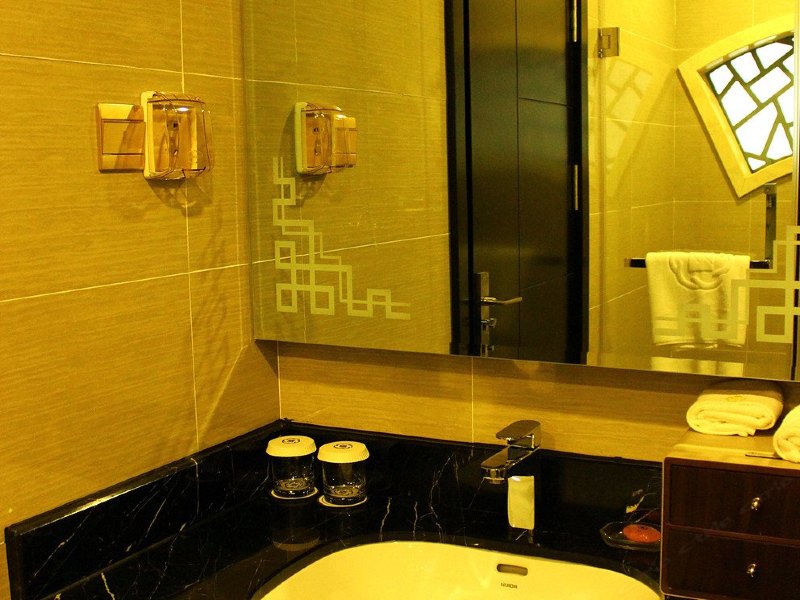 hotelPic