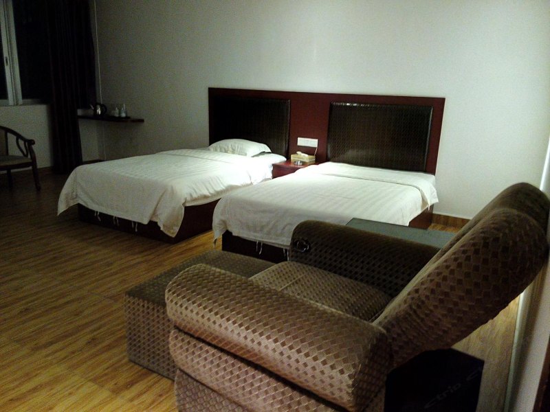 hotelPic