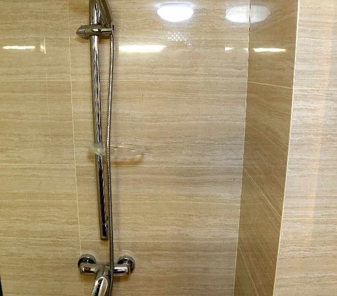 hotelPic