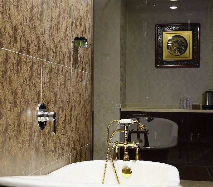 hotelPic