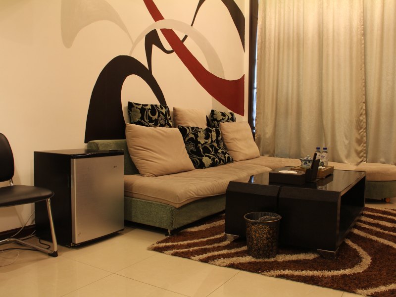 hotelPic