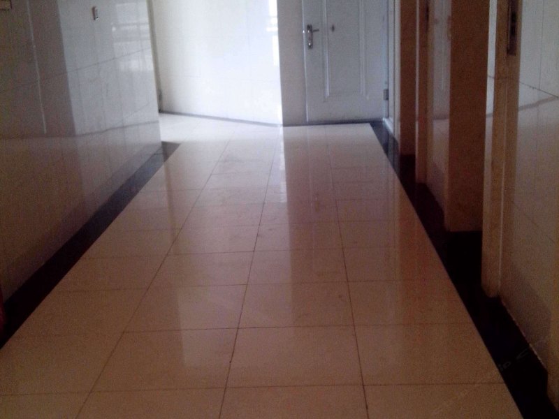hotelPic