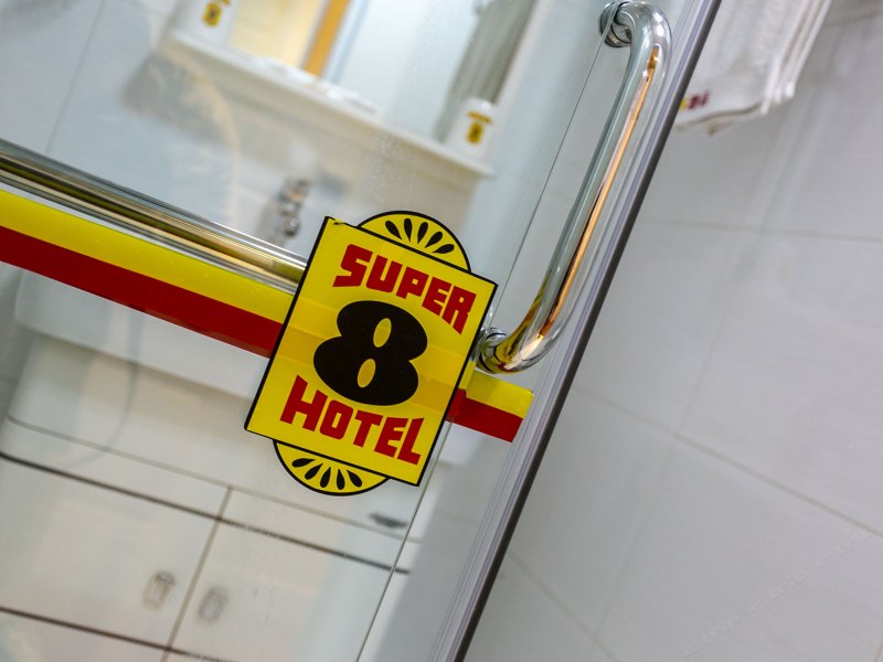 hotelPic