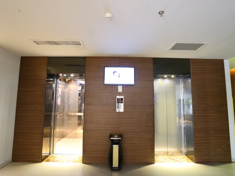 hotelPic