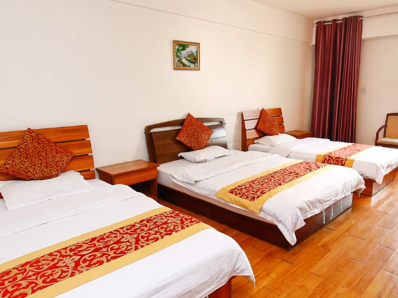 hotelPic