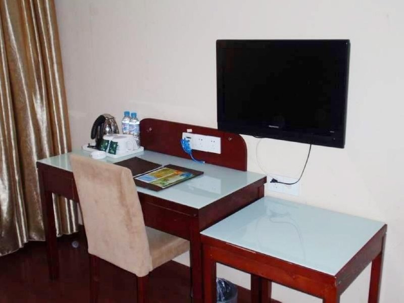hotelPic
