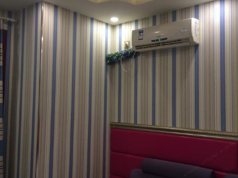 hotelPic