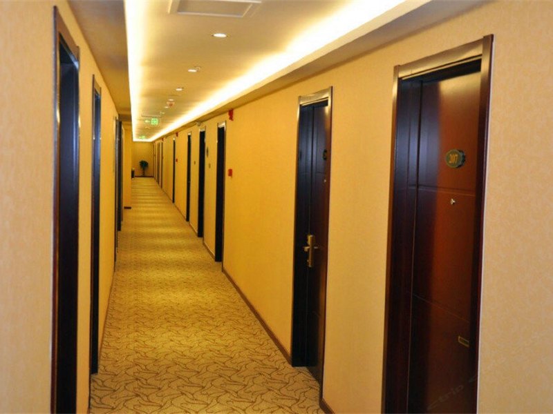 hotelPic