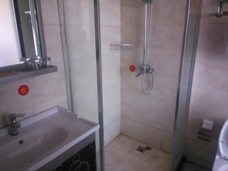 hotelPic