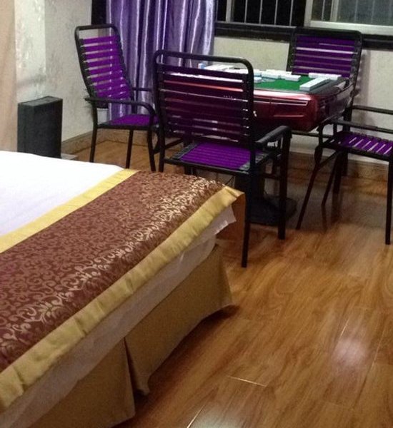 hotelPic