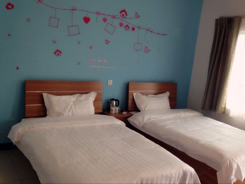 hotelPic
