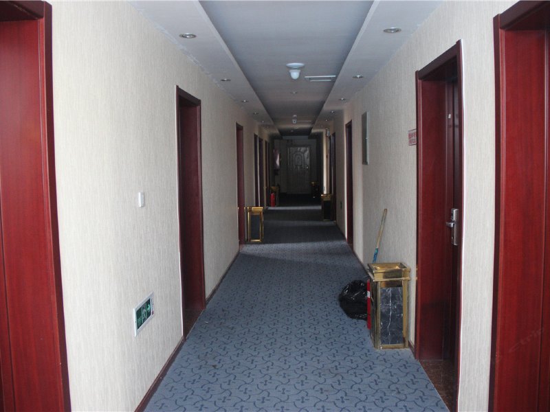 hotelPic