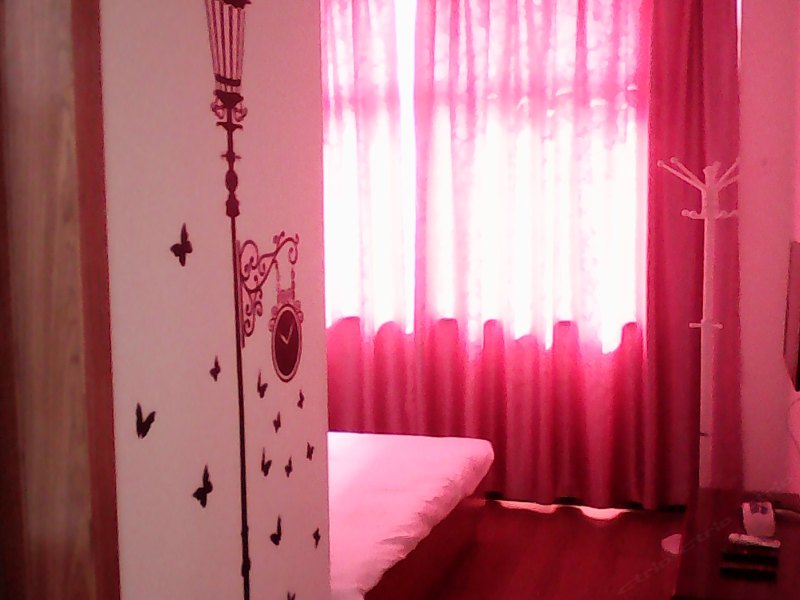 hotelPic