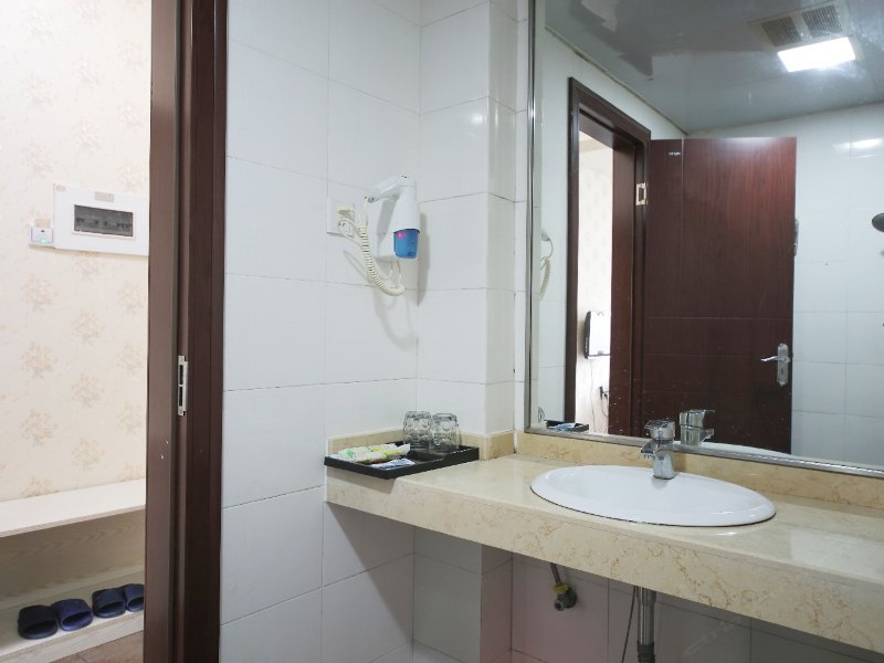 hotelPic