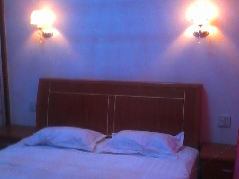 hotelPic