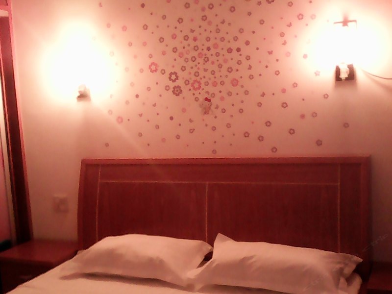 hotelPic