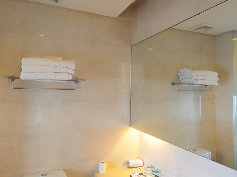 hotelPic