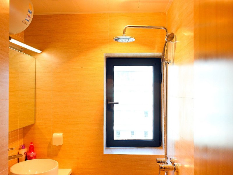 hotelPic