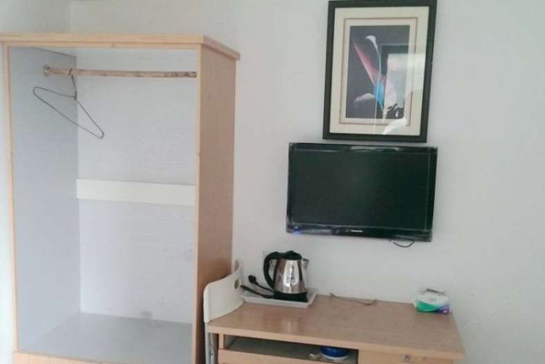 hotelPic