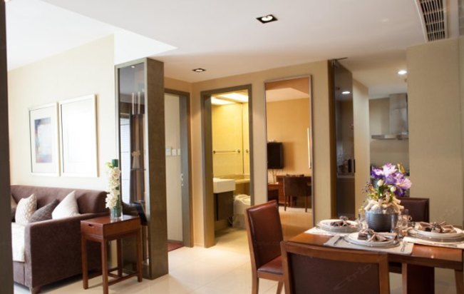 hotelPic