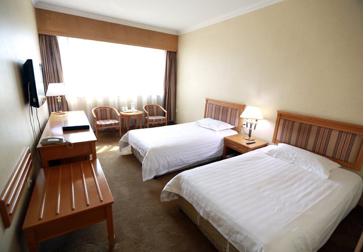 hotelPic