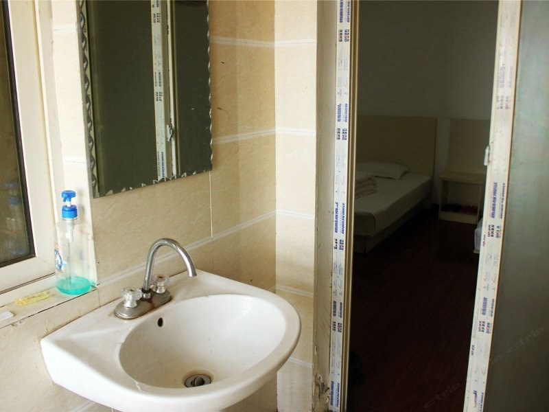 hotelPic