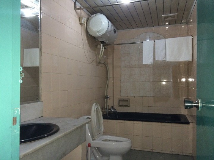 hotelPic