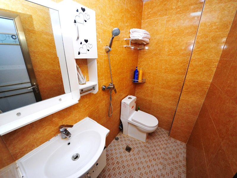 hotelPic