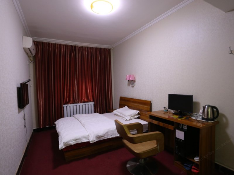 hotelPic