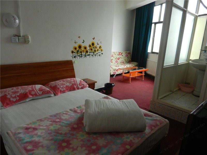 hotelPic