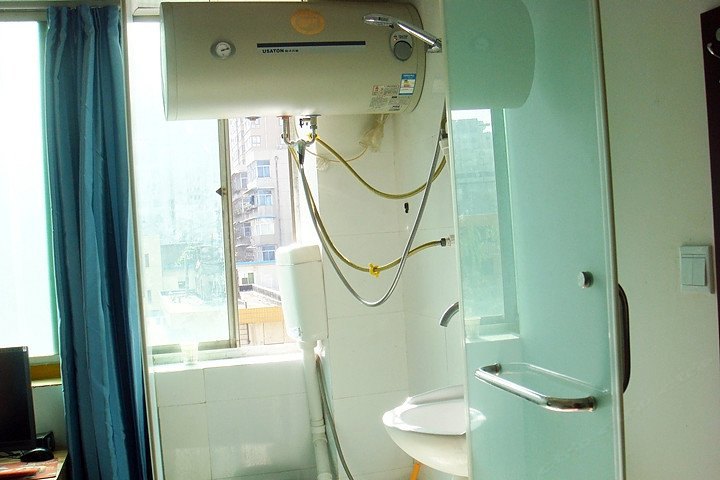 hotelPic