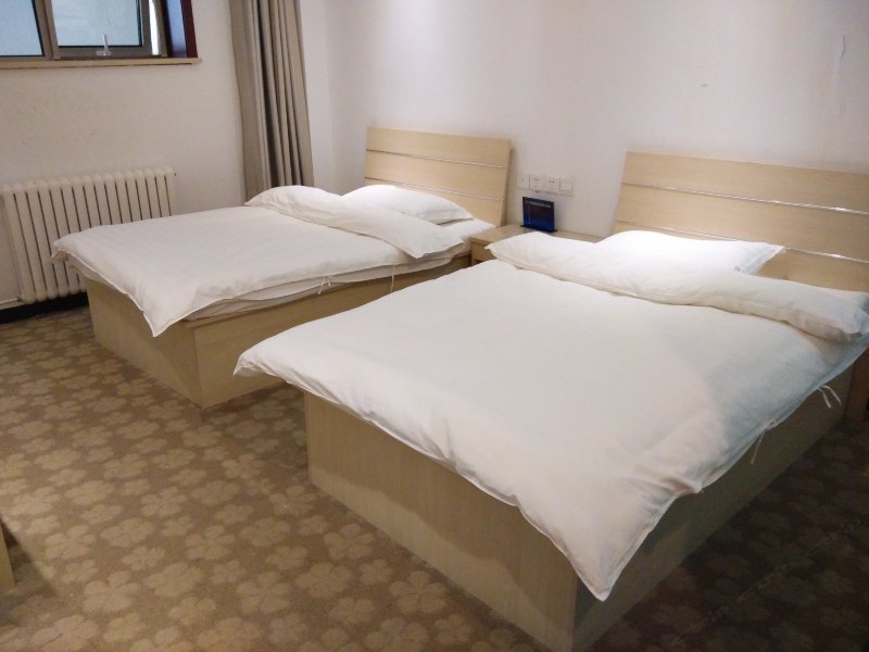 hotelPic