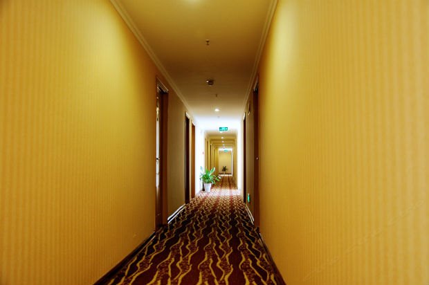 hotelPic