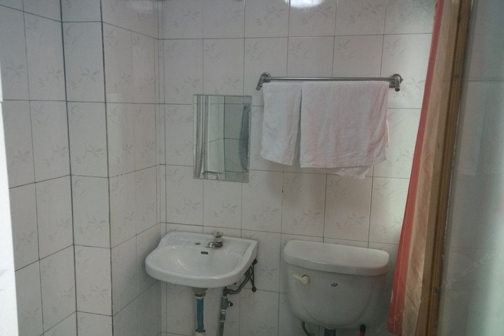 hotelPic