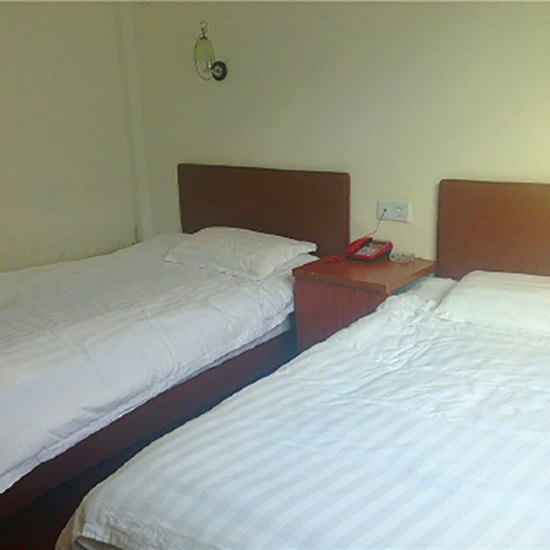 hotelPic