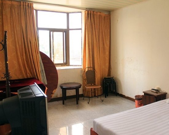 hotelPic