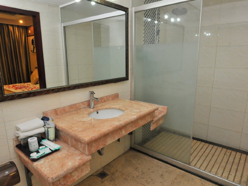 hotelPic