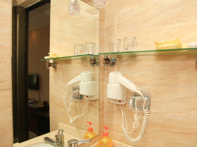 hotelPic