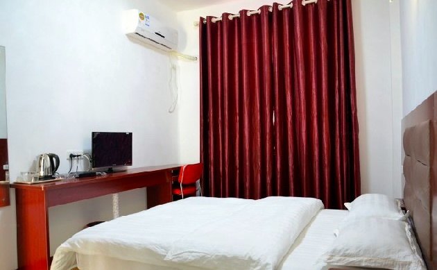 hotelPic