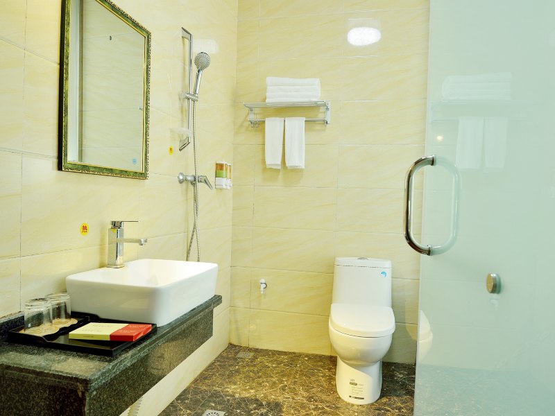 hotelPic