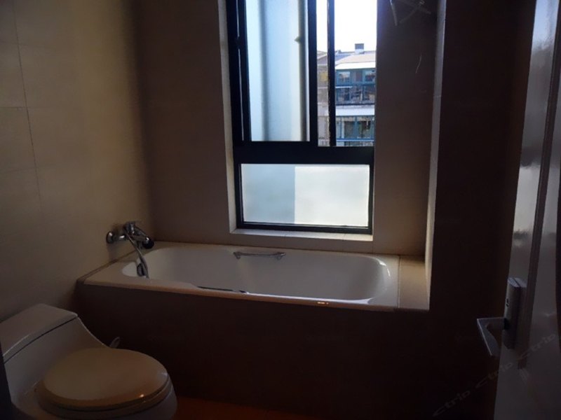 hotelPic
