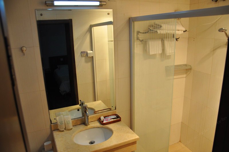 hotelPic