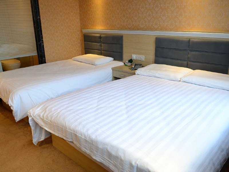 hotelPic