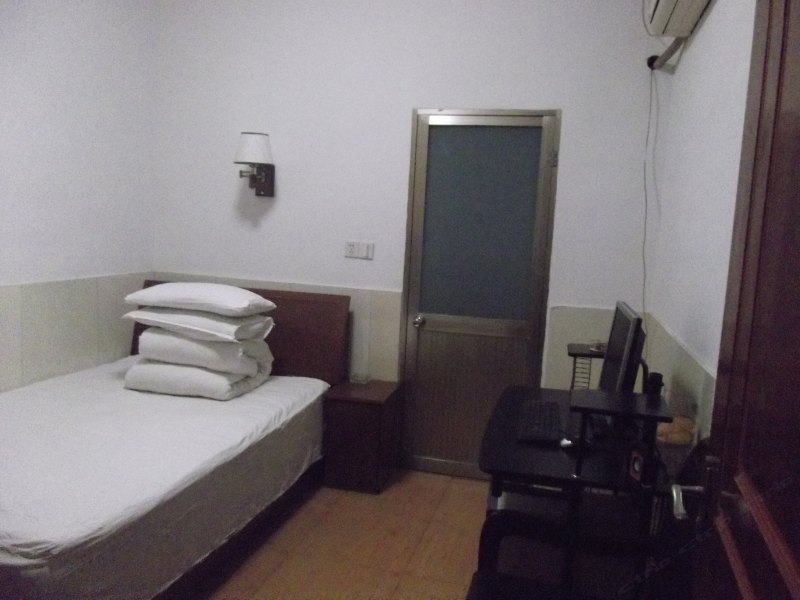 hotelPic