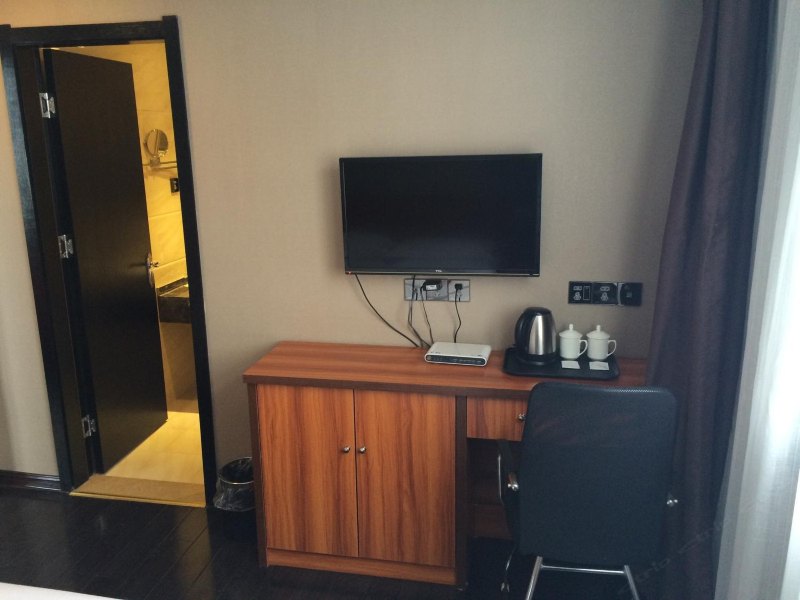 hotelPic